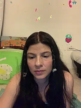 Estefani 32 online show from April 29, 2026, 5:30 pm