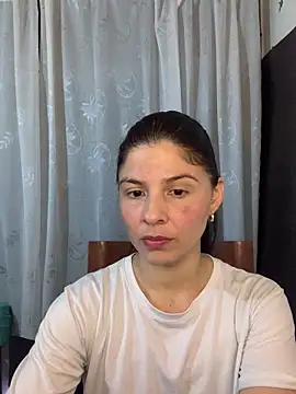 Estefani 32 online show from May 30, 2026, 8:50 pm