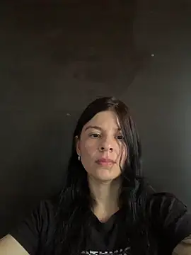Estefani 32 online show from June 1, 2026, 10:00 pm