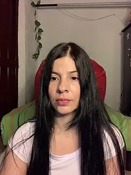 Estefani 32 online show from June 19, 2026, 5:06 pm