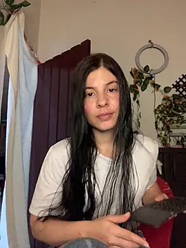 Estefani 32 online show from June 30, 2026, 3:57 pm