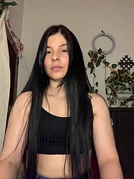 Estefani 32 online show from July 1, 2026, 6:40 pm