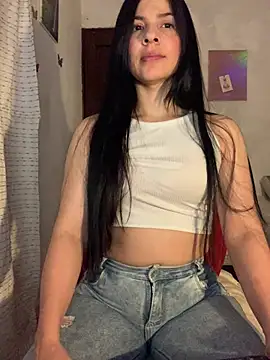 Estefani 32 online show from July 16, 2026, 2:56 pm
