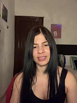 Estefani 32 online show from July 18, 2026, 4:49 am