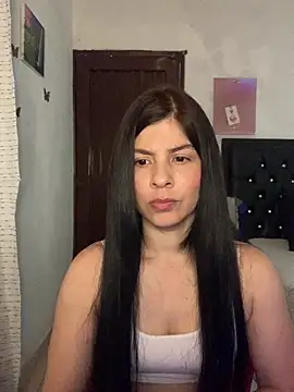 Estefani 32 online show from July 20, 2026, 5:59 pm