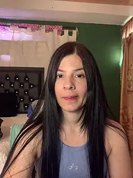 Estefani 32 online show from July 28, 2026, 2:35 pm