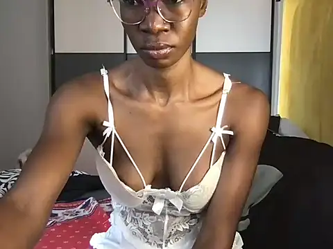 Snapshot of choco_petite chatting on March 1, 2025, 4:47 am choco petite online show from March 1, 2025, 4:47 am