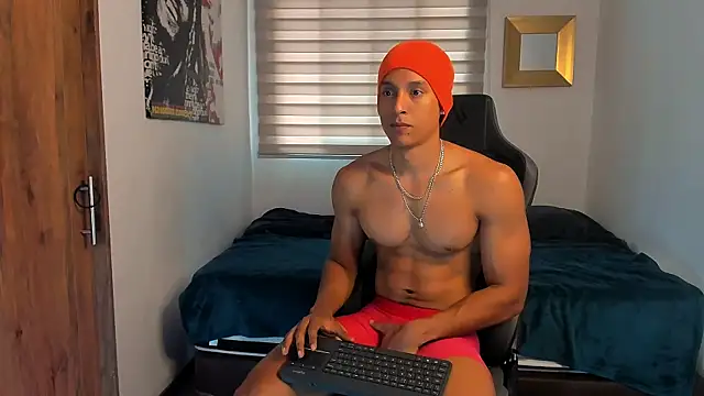 Snapshot of Liam_V chatting on December 4, 2024, 12:25 pm Liam V online show from December 4, 2024, 12:25 pm