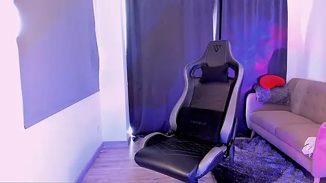 Snapshot of Liam_V chatting on March 20, 2025, 7:57 pm Liam V online show from March 20, 2025, 7:57 pm