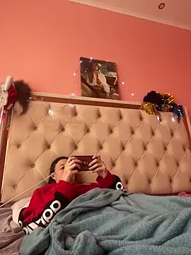 Flossy Vettie online show from December 19, 2025, 7:15 am