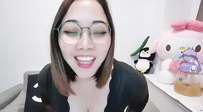 Snapshot of Giuliam chatting on March 13, 2025, 10:15 am Giuliam online show from March 13, 2025, 10:15 am