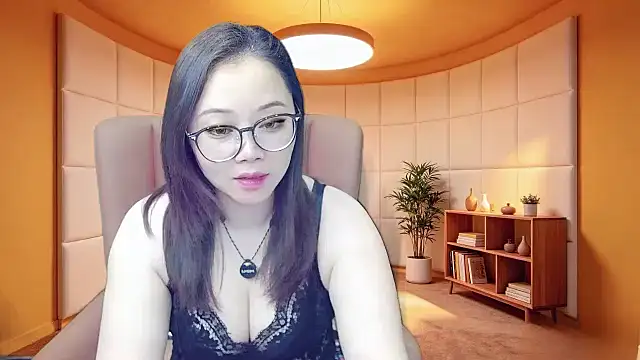 Giuliam online show from May 12, 2026, 2:08 am