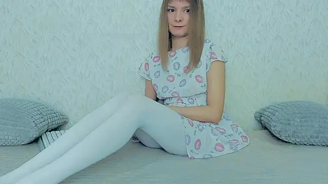 YourCaramel online show from January 8, 2025, 7:45 am