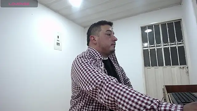 antonycruz online show from April 25, 2026, 1:08 am