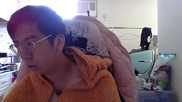 Snapshot of charlie_xdd chatting on March 8, 2025, 3:28 am charlie xdd online show from March 8, 2025, 3:28 am