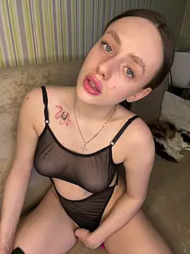 Lisaaan online show from March 16, 2025, 7:06 pm