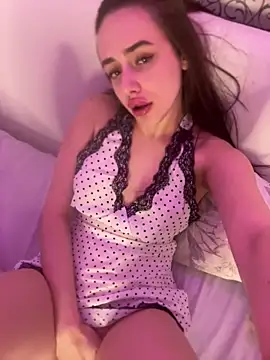 Lisaaan online show from October 4, 2025, 2:15 pm