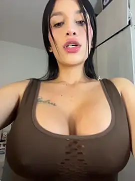 Emmily 19 online show from May 1, 2026, 12:26 am