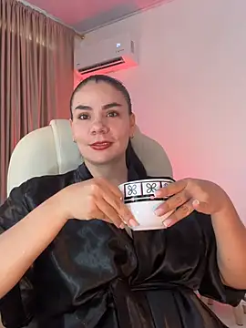 Snapshot of MeganDupont chatting on April 1, 2026, 2:25 pm MeganDupont online show from April 1, 2026, 2:25 pm