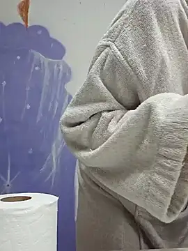 ScarletCallings420 online show from December 8, 2024, 6:50 pm