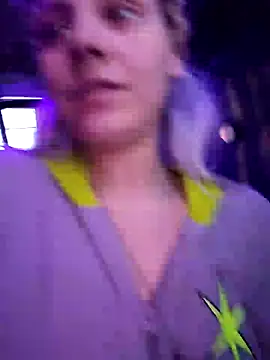 ScarletCallings420 online show from January 28, 2025, 8:04 pm