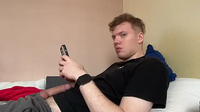 Snapshot of sexybooii6968 chatting on October 15, 2025, 8:36 am sexybooii6968 online show from October 15, 2025, 8:36 am