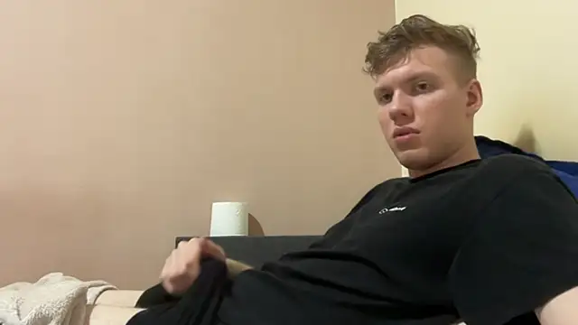 Snapshot of sexybooii6968 chatting on October 24, 2025, 4:36 pm sexybooii6968 online show from October 24, 2025, 4:36 pm