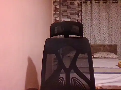 Pinky 4 online show from September 28, 2025, 2:22 pm