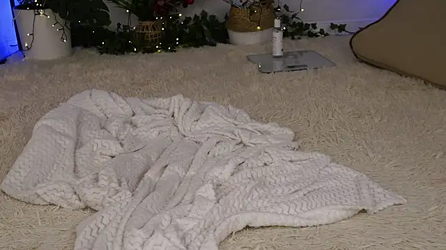 Snapshot of ScarletBlaze chatting on February 3, 2025, 12:15 am ScarletBlaze online show from February 3, 2025, 12:15 am