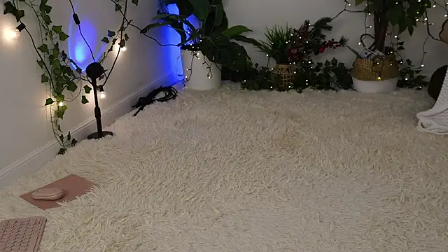 Snapshot of ScarletBlaze chatting on February 9, 2025, 9:17 pm ScarletBlaze online show from February 9, 2025, 9:17 pm