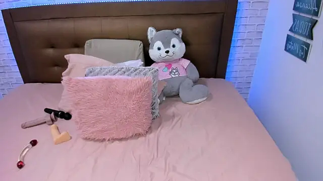 olivia love  online show from March 12, 2025, 9:13 pm