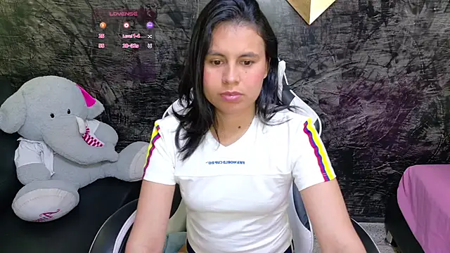 Snapshot of olivia_love_ chatting on June 17, 2026, 9:05 pm olivia love online show from June 17, 2026, 9:05 pm