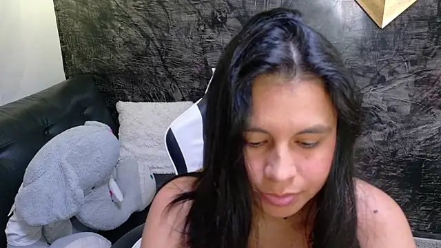 Snapshot of olivia_love_ chatting on July 2, 2026, 12:43 am olivia love online show from July 2, 2026, 12:43 am