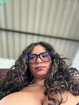 Snapshot of Simone_Miller chatting on June 8, 2026, 9:15 pm Simone Miller online show from June 8, 2026, 9:15 pm