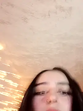 Snapshot of IvonneT chatting on December 2, 2024, 5:48 am IvonneT online show from December 2, 2024, 5:48 am