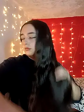 Snapshot of IvonneT chatting on December 8, 2024, 7:43 pm IvonneT online show from December 8, 2024, 7:43 pm