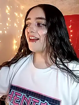 IvonneT online show from December 12, 2024, 11:03 pm