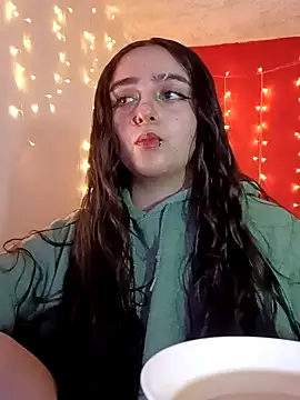 IvonneT online show from January 10, 2025, 4:12 am