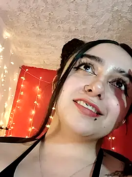 Snapshot of IvonneT chatting on February 2, 2025, 11:11 pm IvonneT online show from February 2, 2025, 11:11 pm