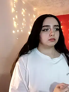 Snapshot of IvonneT chatting on February 5, 2025, 3:45 am IvonneT online show from February 5, 2025, 3:45 am