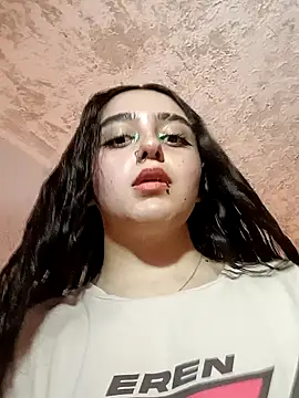 Snapshot of IvonneT chatting on February 9, 2025, 10:54 pm IvonneT online show from February 9, 2025, 10:54 pm