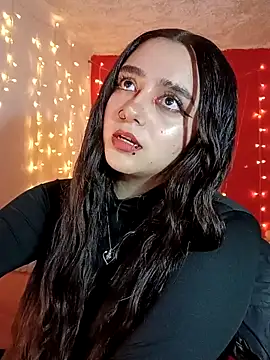 Snapshot of IvonneT chatting on February 20, 2025, 4:18 am IvonneT online show from February 20, 2025, 4:18 am