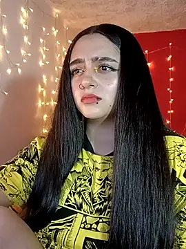 Snapshot of IvonneT chatting on February 26, 2025, 5:20 am IvonneT online show from February 26, 2025, 5:20 am