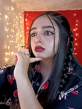 Snapshot of IvonneT chatting on March 16, 2025, 8:11 pm IvonneT online show from March 16, 2025, 8:11 pm