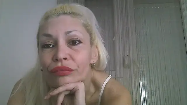 Snapshot of EvaaMina chatting on February 3, 2025, 3:17 pm EvaaMina online show from February 3, 2025, 3:17 pm