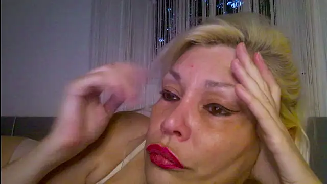 EvaaMina online show from June 16, 2026, 6:43 pm