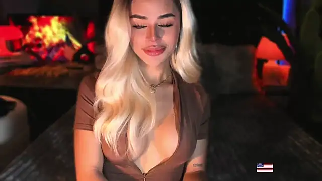 webcumgodess online show from October 19, 2025, 10:21 pm