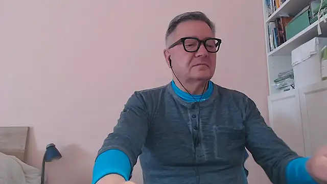 YOU6me online show from May 21, 2026, 7:26 am