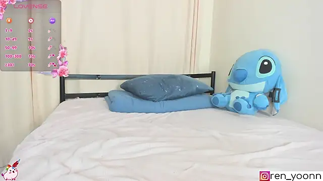 Snapshot of Ren_yoon chatting on December 23, 2024, 2:50 pm Ren yoon online show from December 23, 2024, 2:50 pm