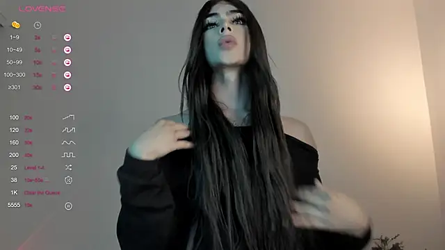 Snapshot of sweetest_bella chatting on February 9, 2025, 11:15 pm sweetest bella online show from February 9, 2025, 11:15 pm